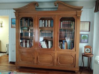 Librería madera noble 2,20 x 2,10