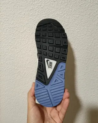 T40 Nike Air Max Command