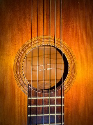 Guitarra Clásica Antigua + Funda