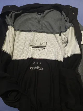 Chaqueta Adidas Gris y Negra