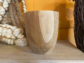 Jarrón de madera de teca