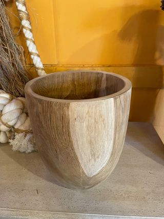 Jarrón de madera de teca