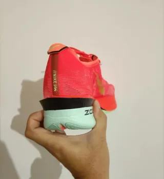 T44 Nike ZoomX Vaporfly Next %4