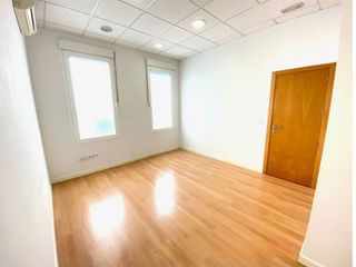 Oficina en alquiler en Centro en Murcia