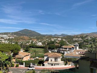 Piso en venta en Los Naranjos - Las Brisas en Marbella