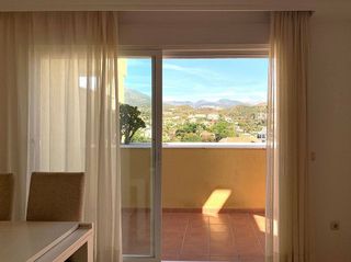 Piso en venta en Los Naranjos - Las Brisas en Marbella