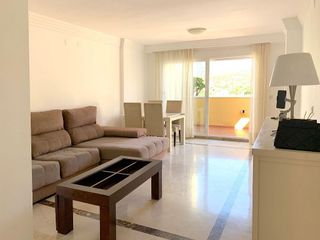 Piso en venta en Los Naranjos - Las Brisas en Marbella