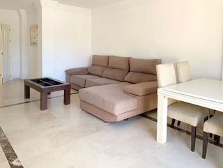 Piso en venta en Los Naranjos - Las Brisas en Marbella