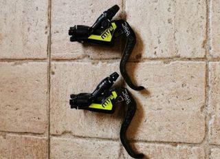 Manetas Magura MT8 Carbon