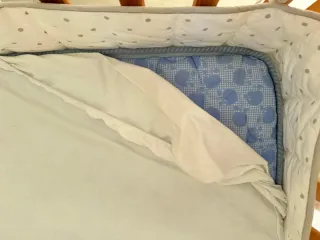 Cuna de madera para bebé