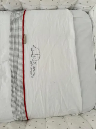 Cuna de madera para bebé