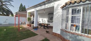 Chalet en venta en Núcleo Urbano en Chiclana de la Frontera