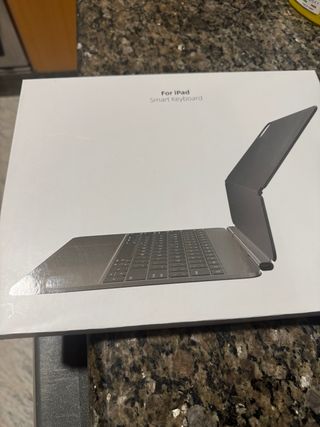 Teclado Smart Keyboard iPad Pro/Air 13