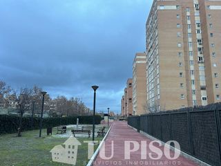 Piso en venta en Parla Este en Parla