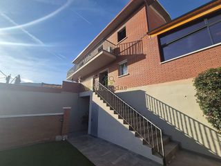 Chalet en venta en Vallirana