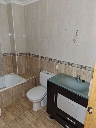 Casa adosada en venta en Tobarra