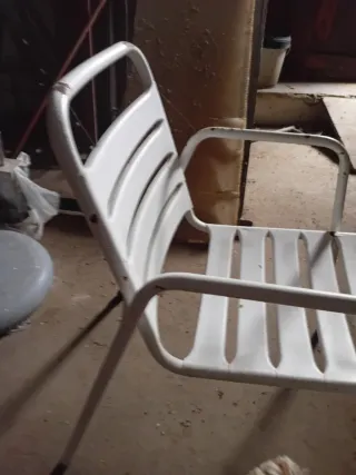 Silla de jardin de hierro blanca