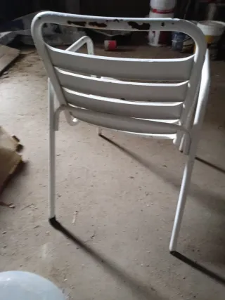 Silla de jardin de hierro blanca