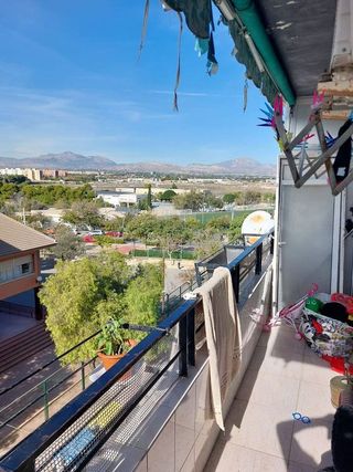 Piso en venta en Virgen del Remedio en Alicante