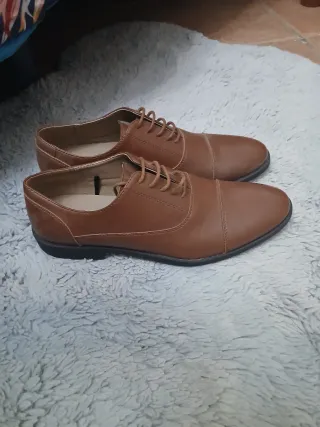 Zapatos de vestir marrones talla 42