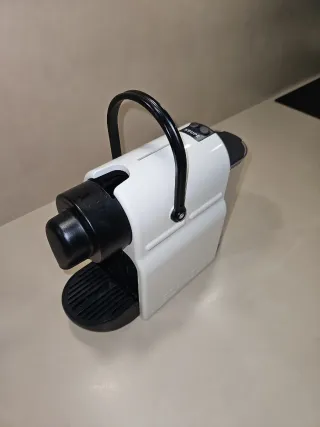 Cafetera Nespresso Krups XN100 Blanca