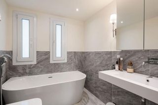 Piso en venta en Nueva Andalucía centro en Marbella