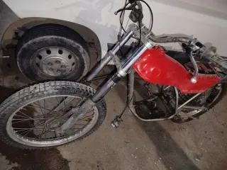 Montesa Cota 247, chasis y demás piezas.