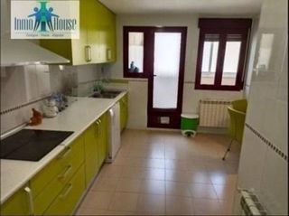 Piso en venta en Santa Cruz - Industria - Polígono Campollano en Albacete