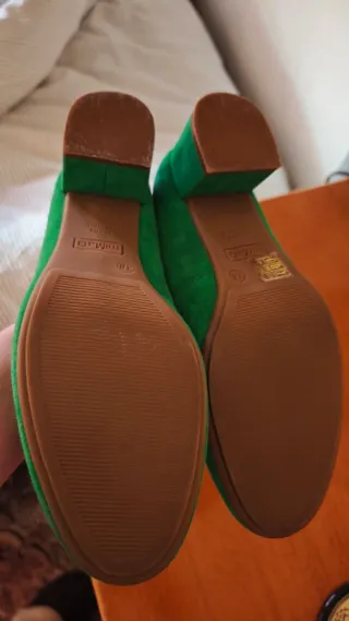 Zapatos salón verdes tacón cómodo