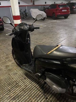 Honda SH 125 (2009) - AVERIADA - REPARACIÓN/PIEZAS