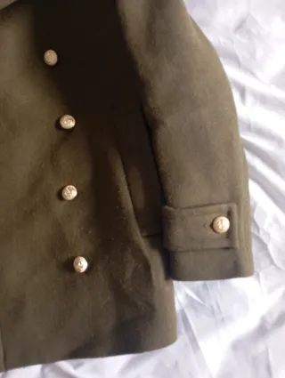 Abrigo Zara verde militar talla M sin defectos