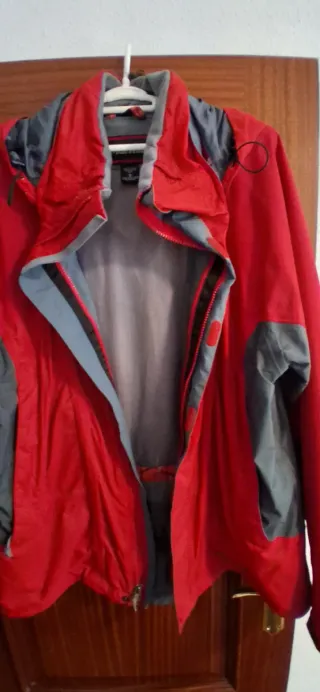 Chamarra Marmot Roja y Gris