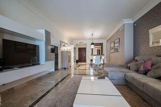 Piso en venta en Los Naranjos - Las Brisas en Marbella