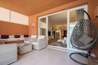 Piso en venta en Los Naranjos - Las Brisas en Marbella