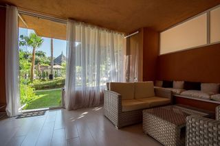 Piso en venta en Los Naranjos - Las Brisas en Marbella