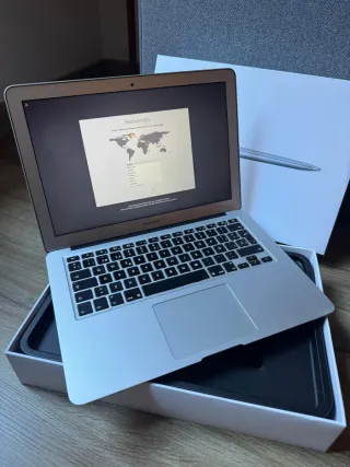 MacBook Air 13" 2017 i7 8GB RAM 256GB SSD