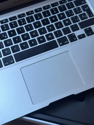 MacBook Air 13" 2017 i7 8GB RAM 256GB SSD