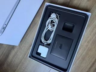 MacBook Air 13" 2017 i7 8GB RAM 256GB SSD