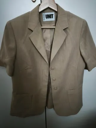 Chaquetas mujer y camisas variadas