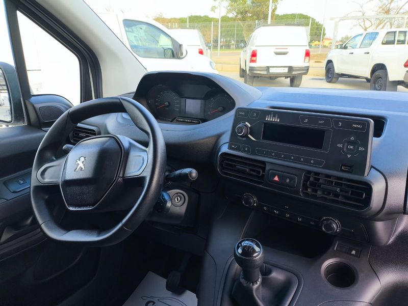 Peugeot Partner 2021, foto 15