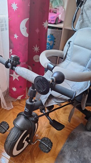 Triciclo infantil gris