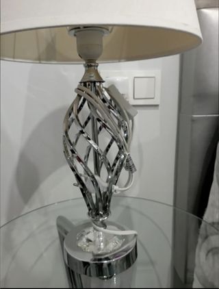 2 Lámparas NUEVAS, Modernas, elegantes, de Mesilla