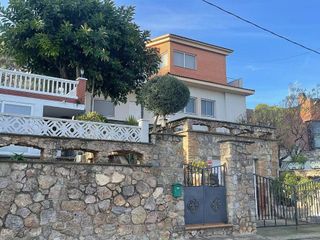 Chalet en alquiler en Montmar en Castelldefels