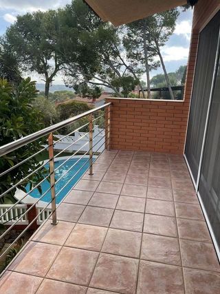 Chalet en alquiler en Montmar en Castelldefels