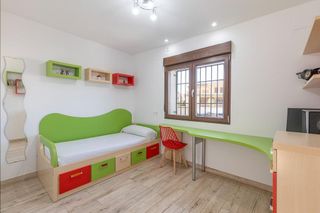 Chalet en venta en Zubia (La)