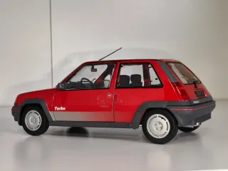 Maqueta Renault Super5 GT Turbo fase 1 1:18