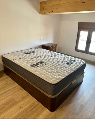 Offerta incredibile su set di divani e materassi in liquidazione!