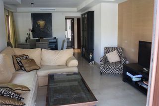 Piso en venta en Nueva Andalucía centro en Marbella