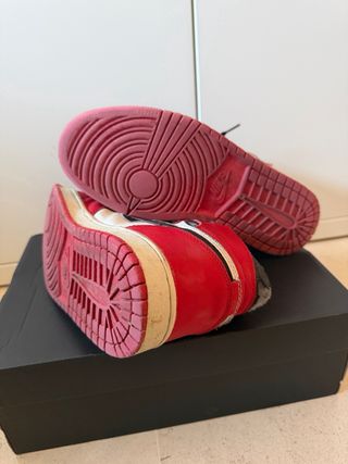 Zapatillas Air Jordan 1 Rojas y Blancas