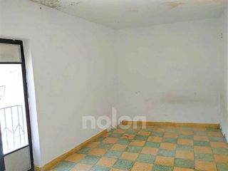 Casa adosada en venta en Baza